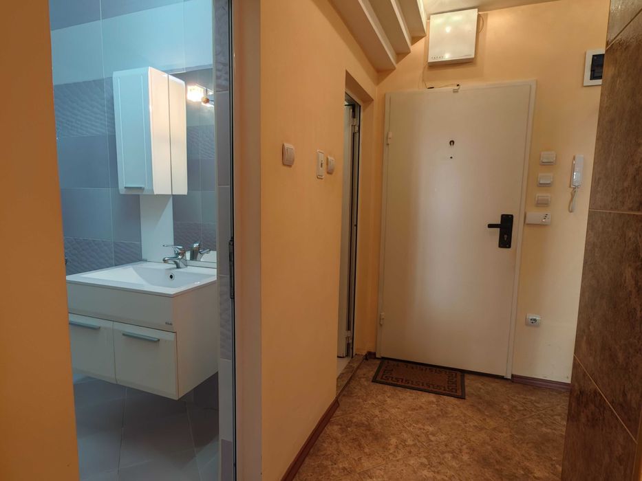 Продава се Тристаен апартамент в Плевен, Широк център - 102 кв.м за 1334 €/кв.м - Снимка #9