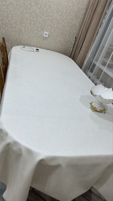 Срочно продам стол очень добротный