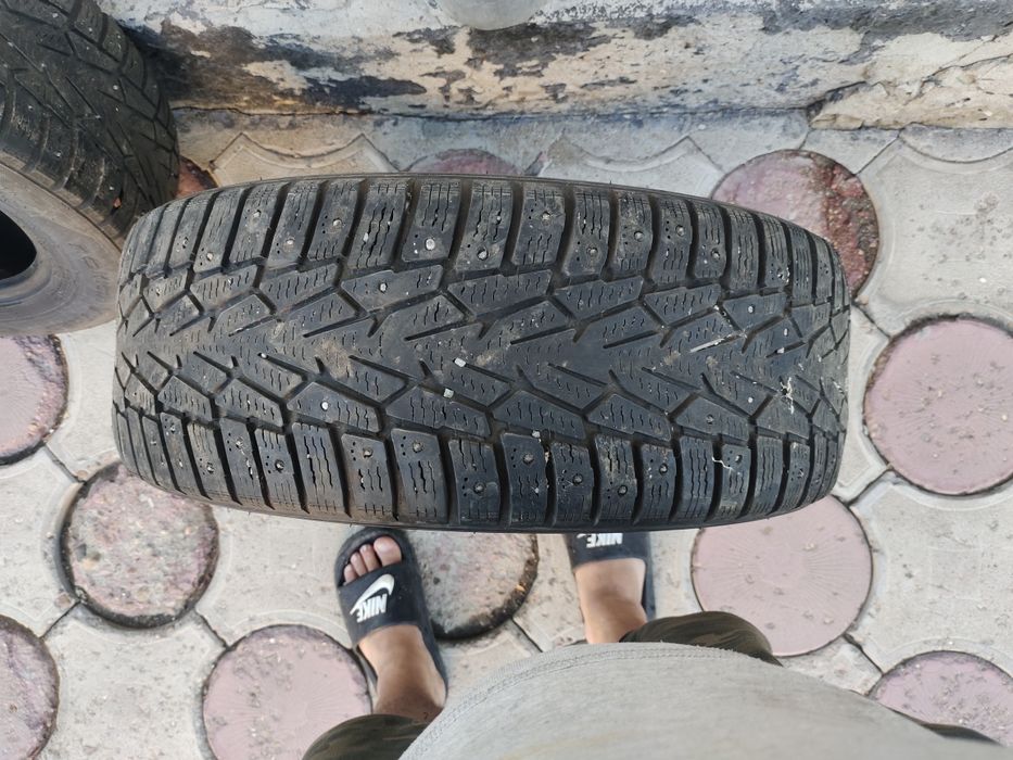 Шины 2 шт  за десять тысяч