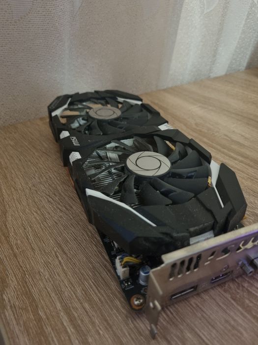 Vând MSI Nvidia GeForce Gtx 1060 3gb.
