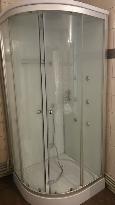 Vand sanitare utilizate, in stare excelenta