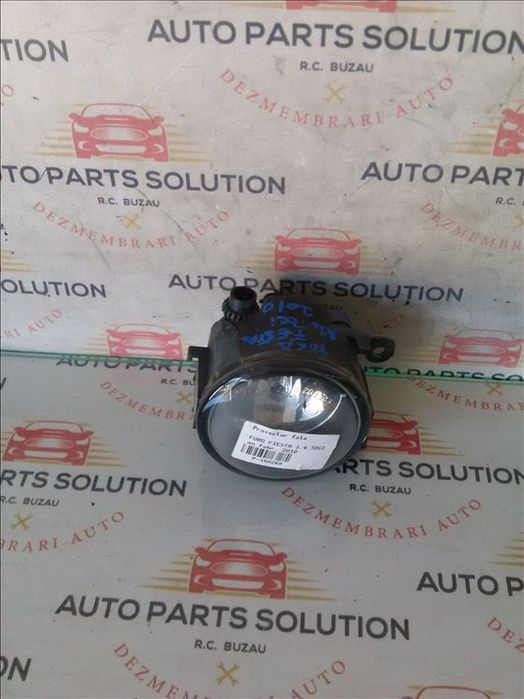 proiector fata ford fiesta 1.4 tdci an fabr. 2010
