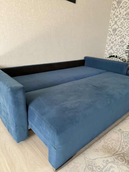 Продам диван для гостиной