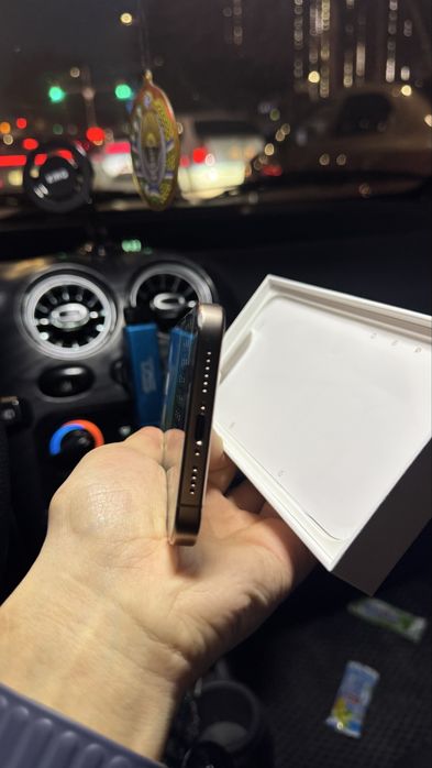 Iphone 16 pro max srocna