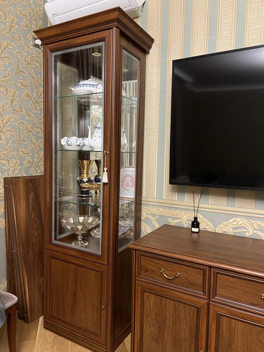 Комод сервант (витрина)