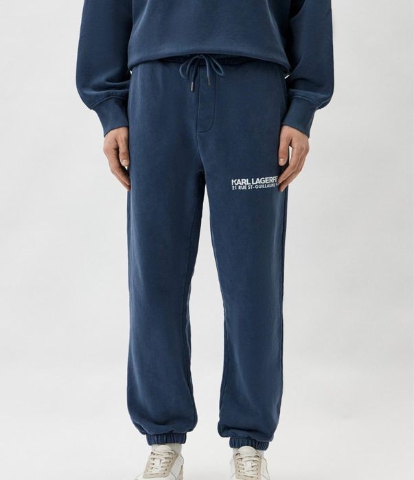 Костюм спортивный