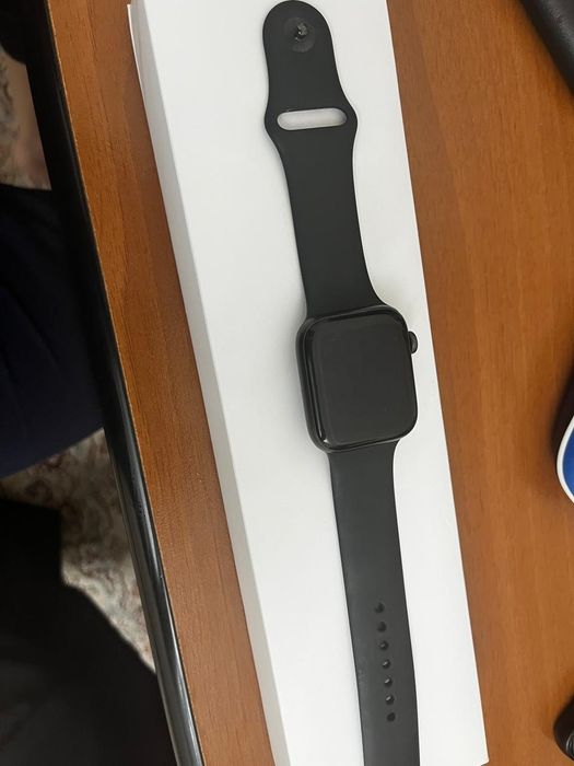 Часы Apple Watch SE 44mm Space Gray