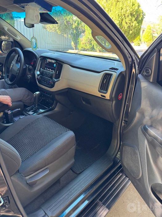 Traiblazer продается toza
