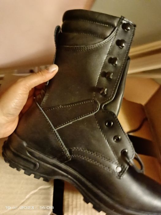 Берцы и обувь кожаная