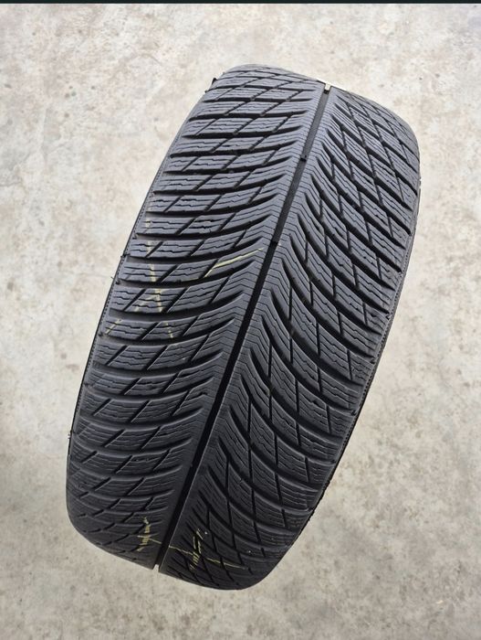 O bucată 245/45 R18 M+S iarnă - una Goodyear Michelin Nokian Nexen