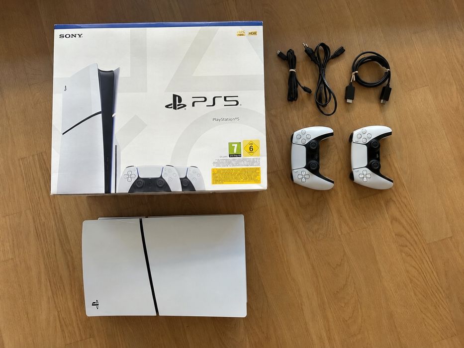 PlayStation 5 Slim Disc Edition + 2 джойстика