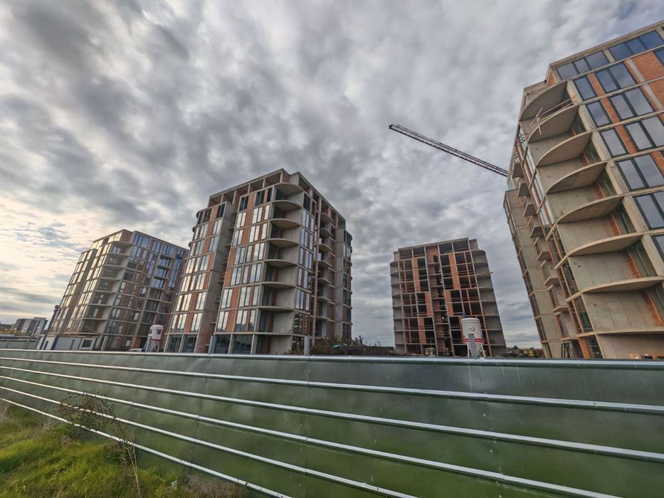 Продава се Тристаен апартамент в Бургас, Изгрев - 107 кв.м за 887 €/кв.м - Снимка #1