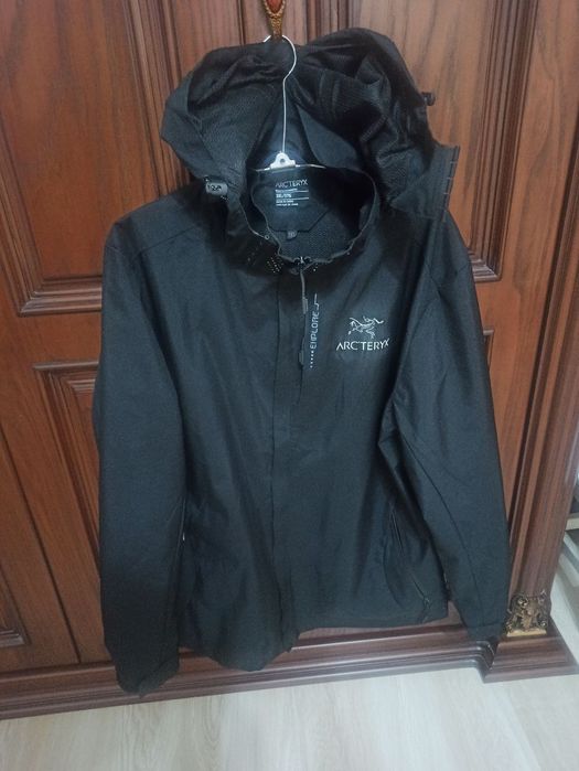 Новая мужская куртка ветровка