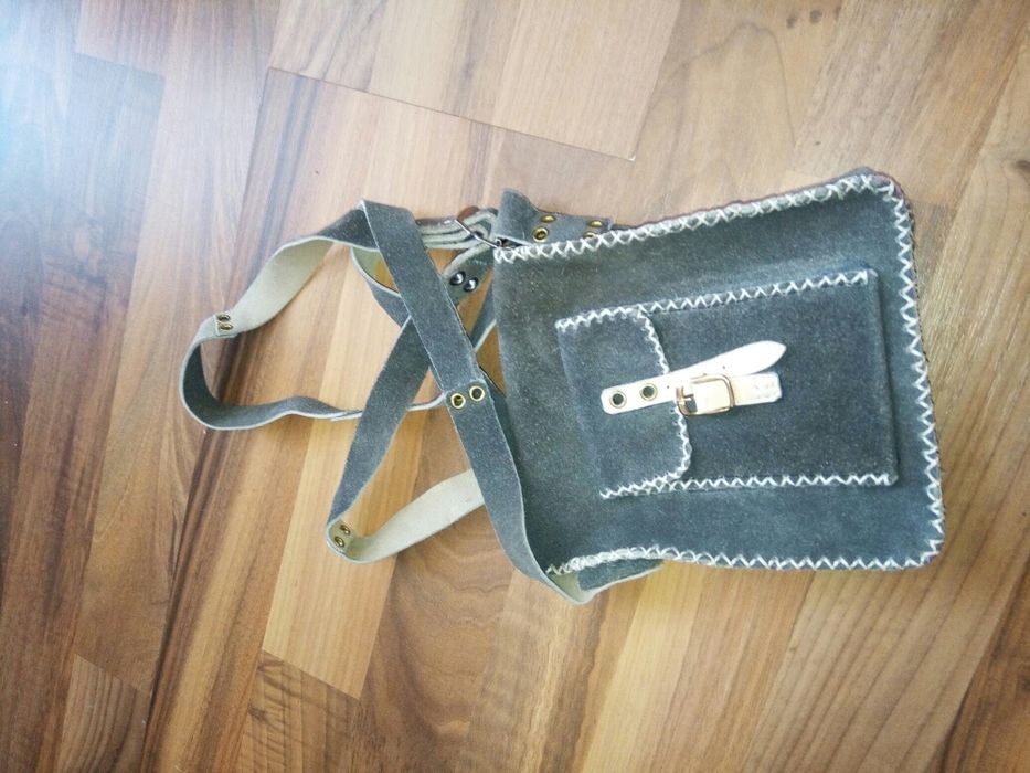 Geanta piele intoarsa,gentuta bavareza ,stare foarte buna