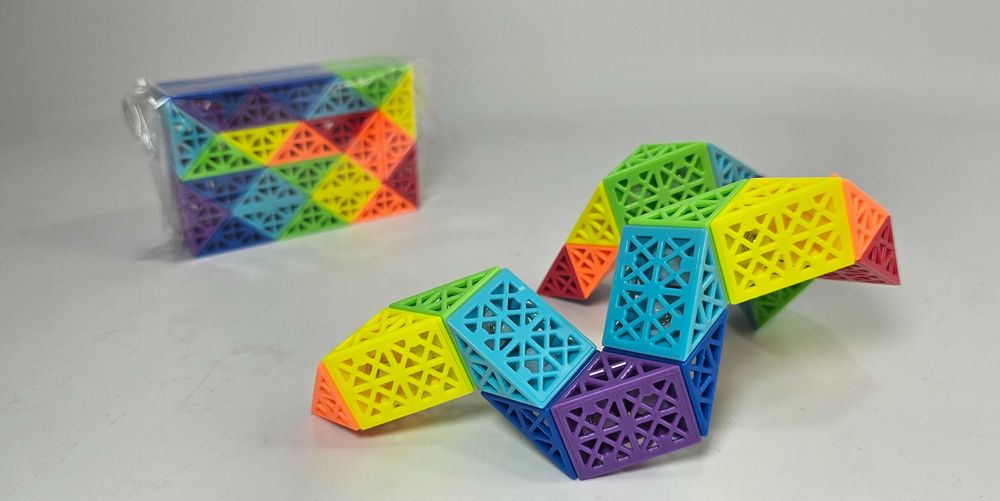 ТОП Луксозен модел логическа змия Фиджет за занимания и логика