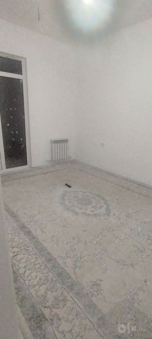 Янги ҳаёт тумани Янги дархонда 3 хонали уй 1 хонаси ижарага берилади