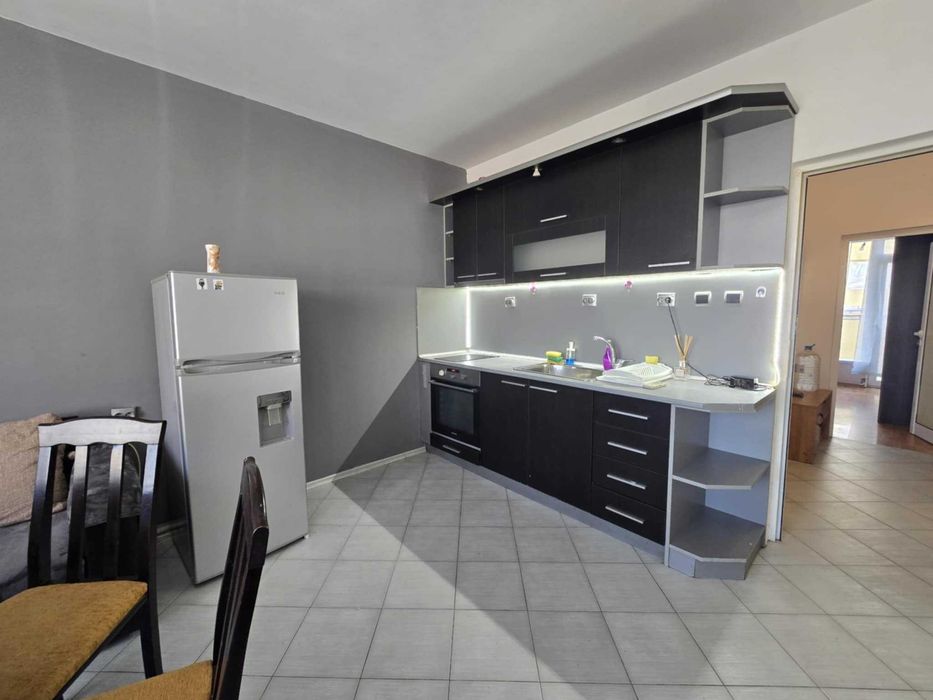 Дава се под наем Двустаен апартамент в Велико Търново, Бузлуджа - 60 кв.м за 280.5 € - Снимка #2