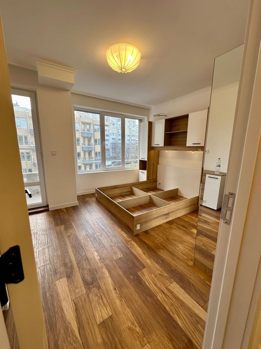 Двустаен, Завършен, обзаведен, просторен апартамент от собственик