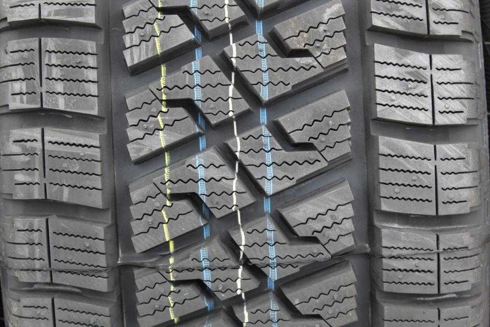 Anvelope iarna noi 225/70R15C, 112/110R, Lassa