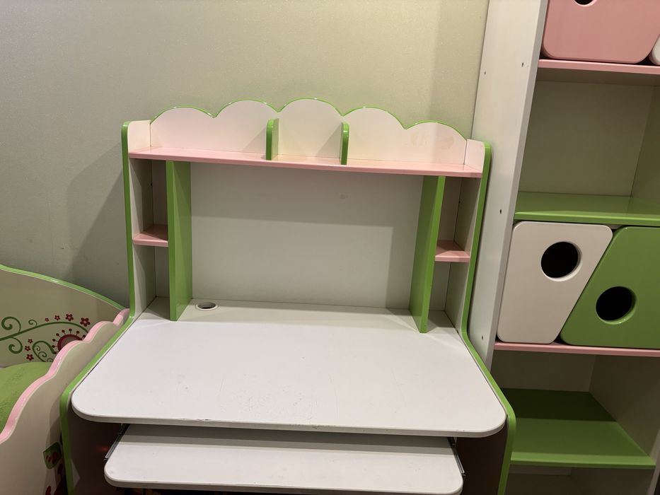 Продам мебель для девочки