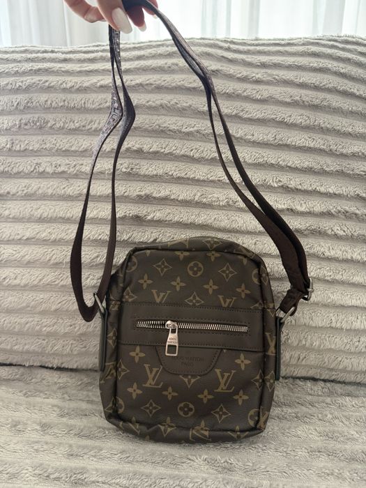 Geanta umar louis vuitton