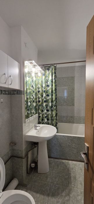 Inchiriez apartament 3 camere .Iasi.