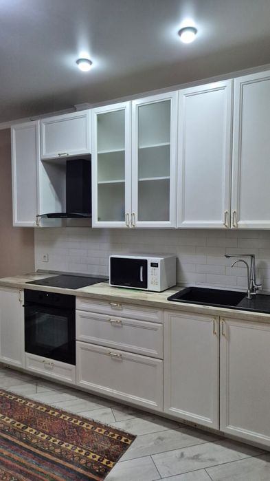 Продается мебелб/у кухонный, зальный, спальный и прихожей