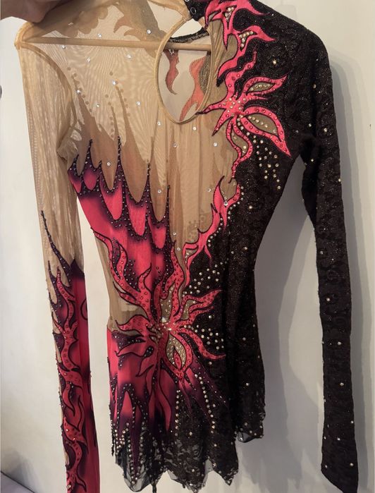 Трико по художествена гимнастика - ръчно лепени камъни Swarovski