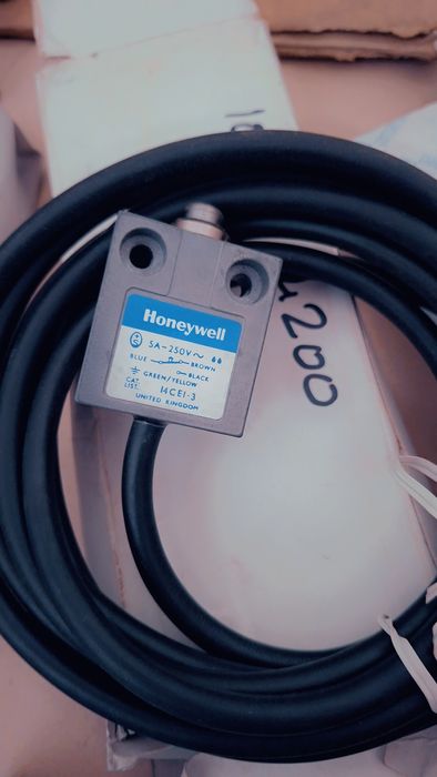 Индуктивный датчик Schneider XS630B1MAL2