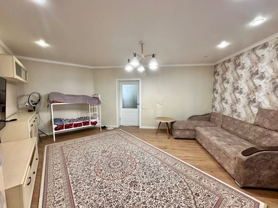 Продам спальный гарнитур, диван, тв зону