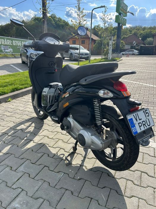 Scuter Piaggio Derbi 125 cc