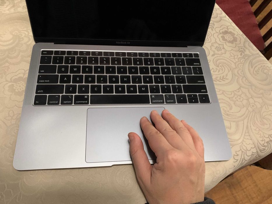 Лап топ MacBook Air 13 inch. В отлично състояние!