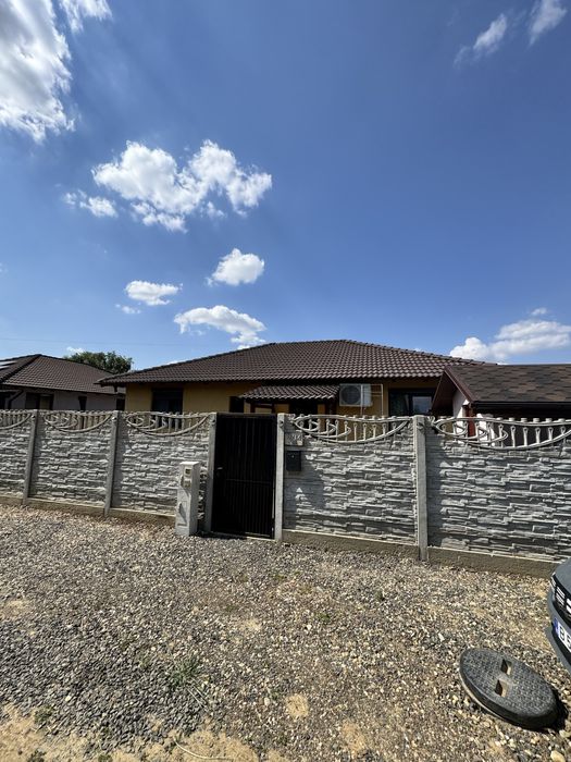 Casa individuala de vanzare in Sag zona manastire