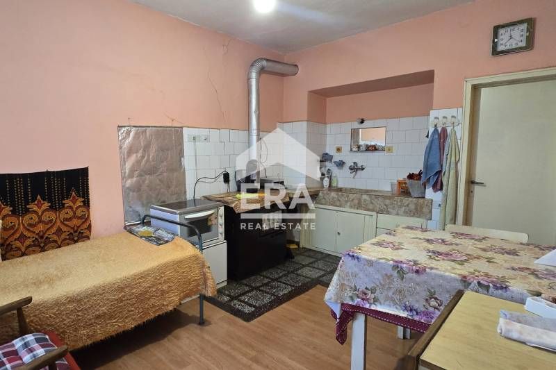 Продава се Къща в Бяла черква - 230 кв.м за 266 €/кв.м - Снимка #1