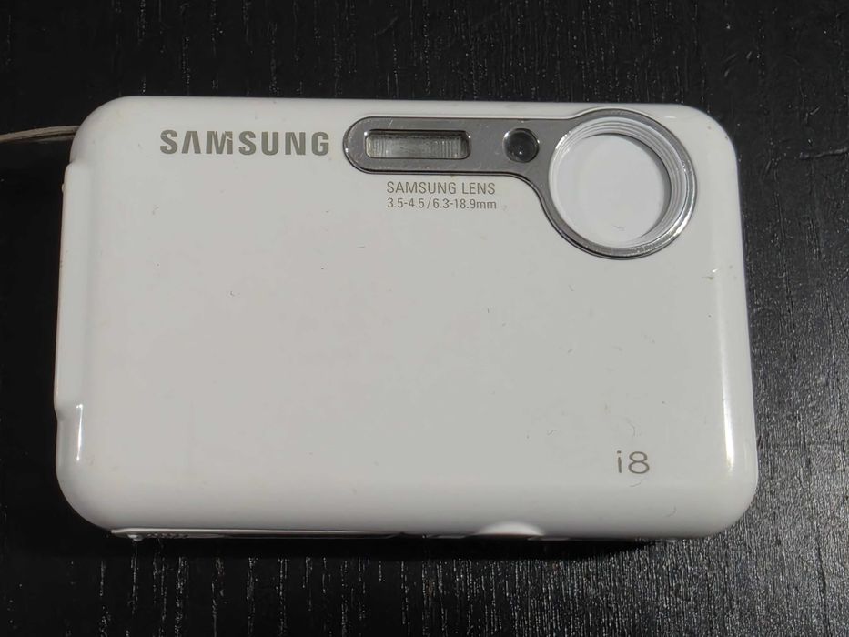 Aparat foto digital compact Samsung I8 8.2MP 3xZoom