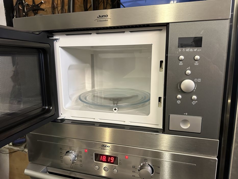 Микровълнова фурна за вграждане Електролукс/Elektrolux