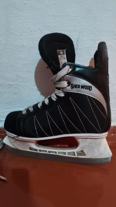 Продам коньки б/у