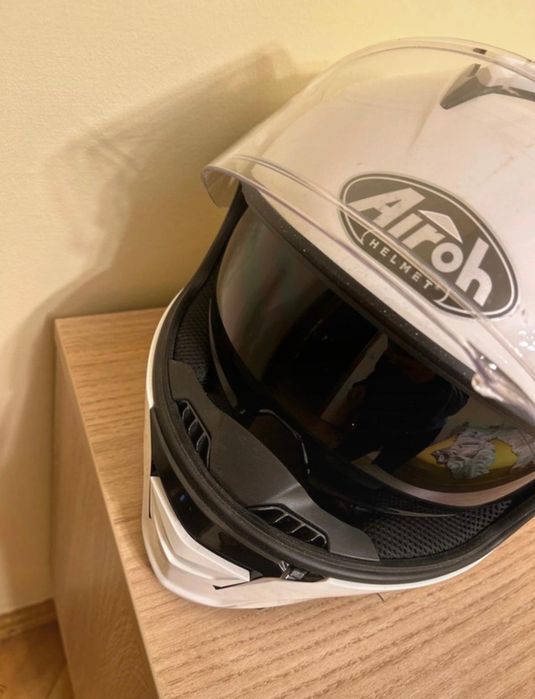 Casca motor Airoh originala culoarea alba