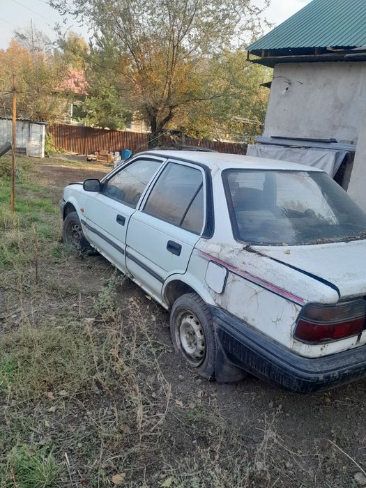 Тойота  королла.