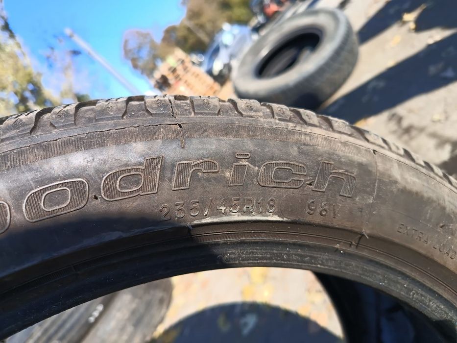 Anvelopa 235/45/R18 Bfgoodrich  Iarna BMW X3 E83 (facelift) (2006 - 2010)