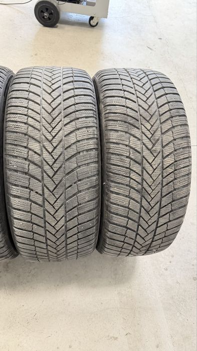 Продавам гуми . Bridgestone Blizzak 245/50/18