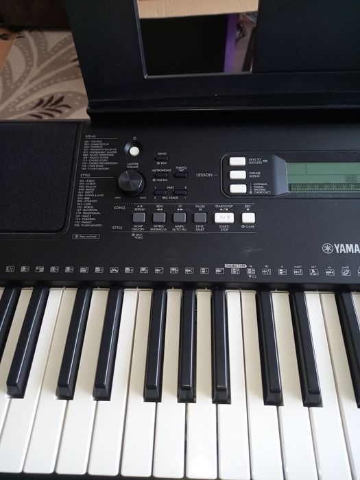 Orga yamaha psr e373