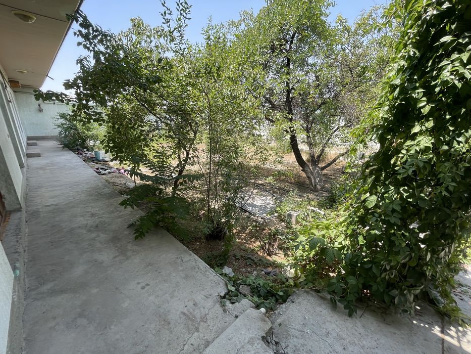 Hovli uy sotiladi egalik soni 1 ta kadastr hujjati bor