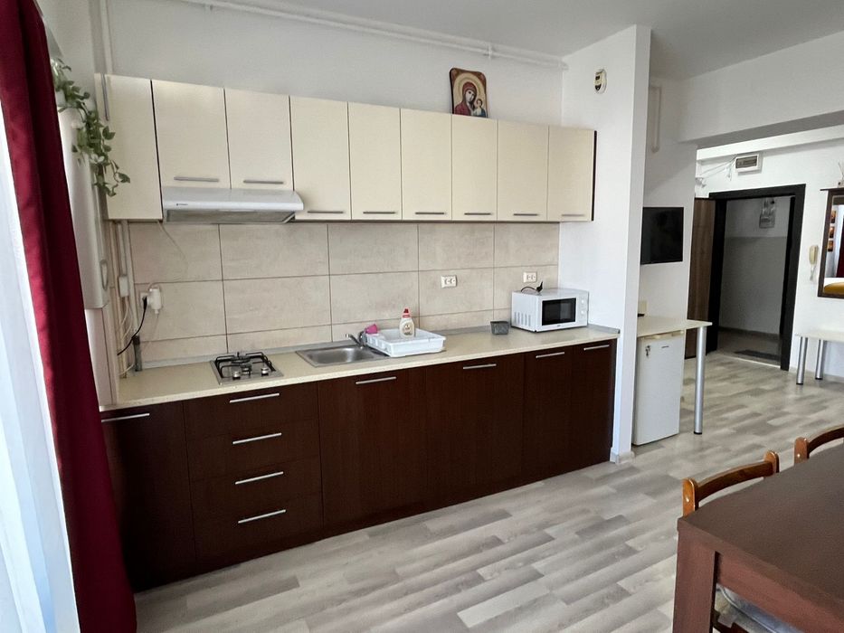 Inchiriez 2 Apartamente Zona Summerland utilat complet