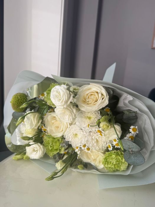 Букет из кустовых роз