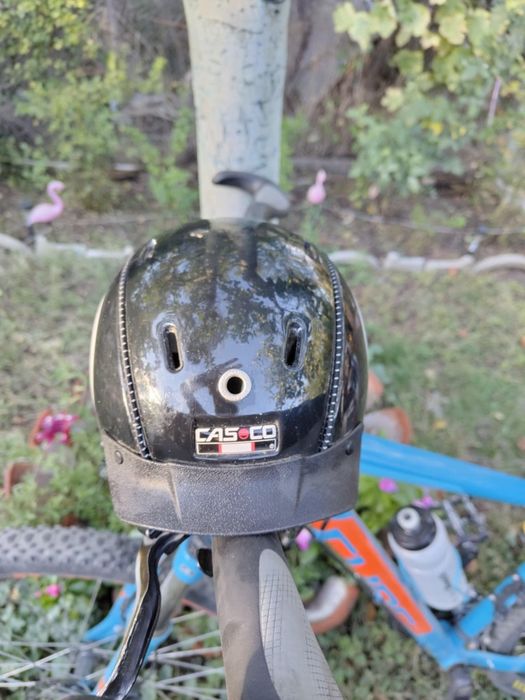 Столче за колело + детска  каска XS 44-50см