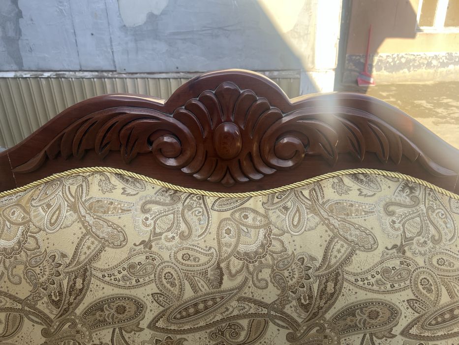 Продается диван для гостинной!