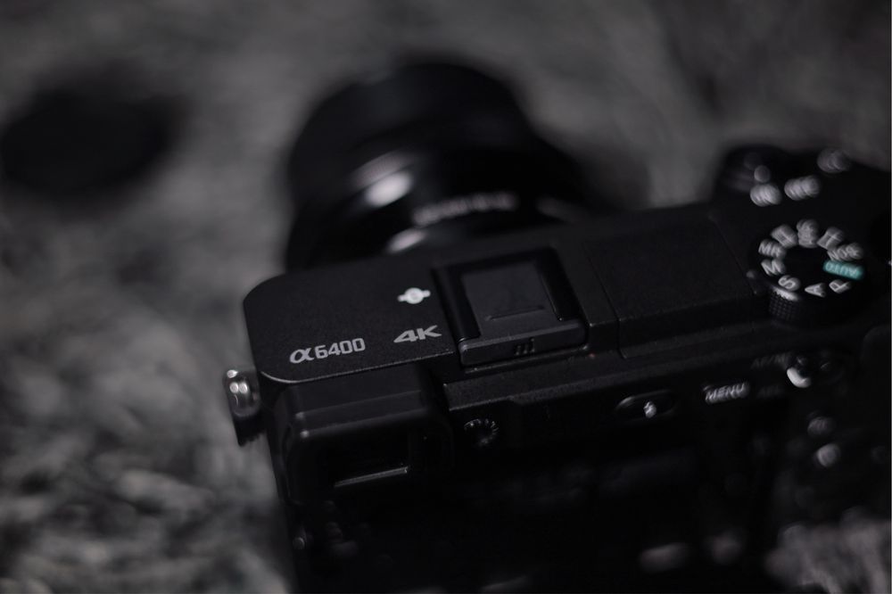 Sony A6400 + 16-50mm OSS | 453 declanșări | card SanDisk + cutie