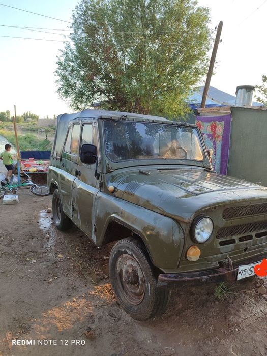 УАЗ девит сотилади