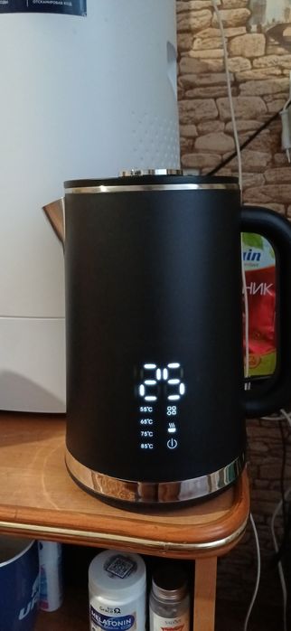 Продам чайник с поддержкой температуры.